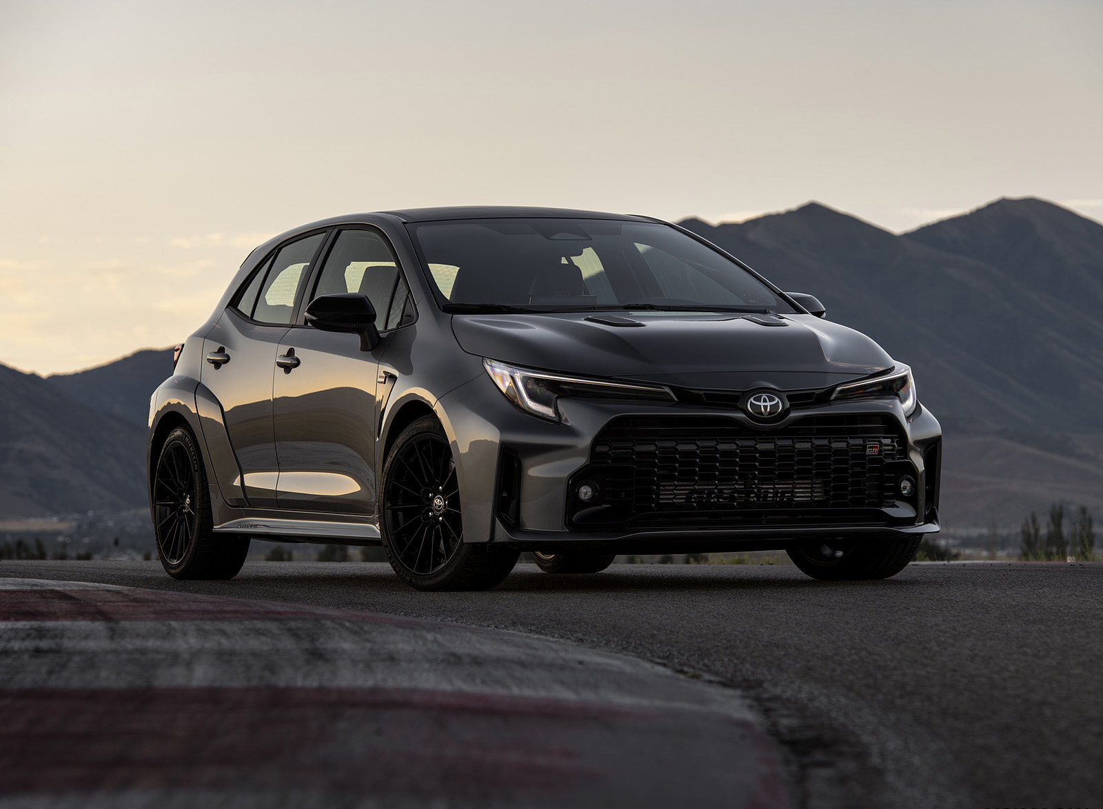 2023 Toyota GR Corolla Circuit Edition (Color: Heavy Metal) Front Three-Quarter Wallpapers #54 of 78