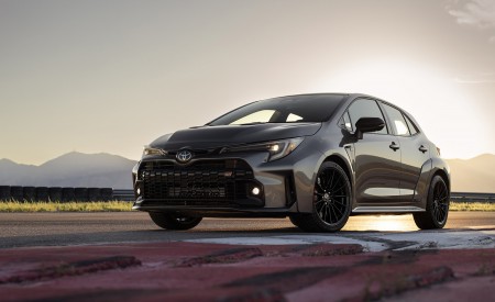 2023 Toyota GR Corolla Circuit Edition (Color: Heavy Metal) Front Three-Quarter Wallpapers 450x275 (53)