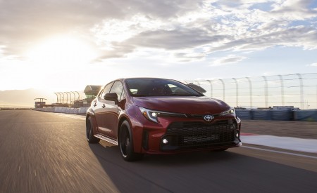 2023 Toyota GR Corolla Core (Color: Supersonic Red) Front Three-Quarter Wallpapers 450x275 (45)