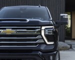 2024 Chevrolet Silverado 2500HD High Country Front Wallpapers 150x120 (9)
