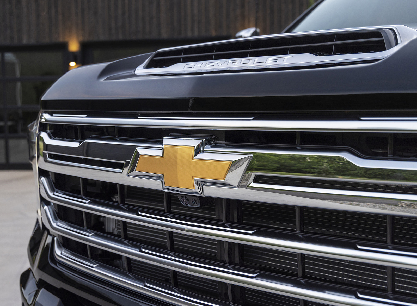 2024 Chevrolet Silverado 2500HD High Country Grille Wallpapers (10)