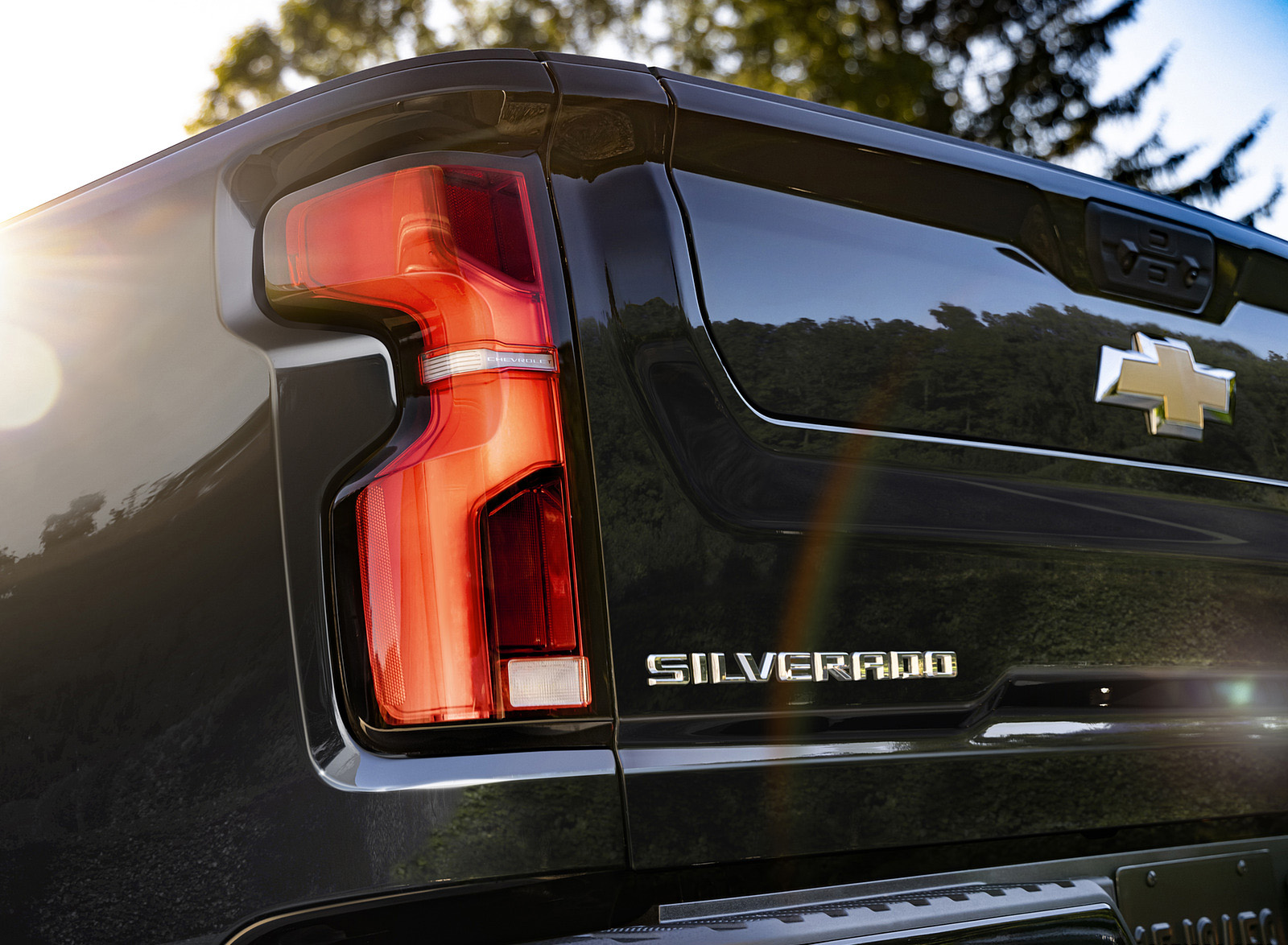2024 Chevrolet Silverado 2500HD High Country Tail Light Wallpapers #14 of 21