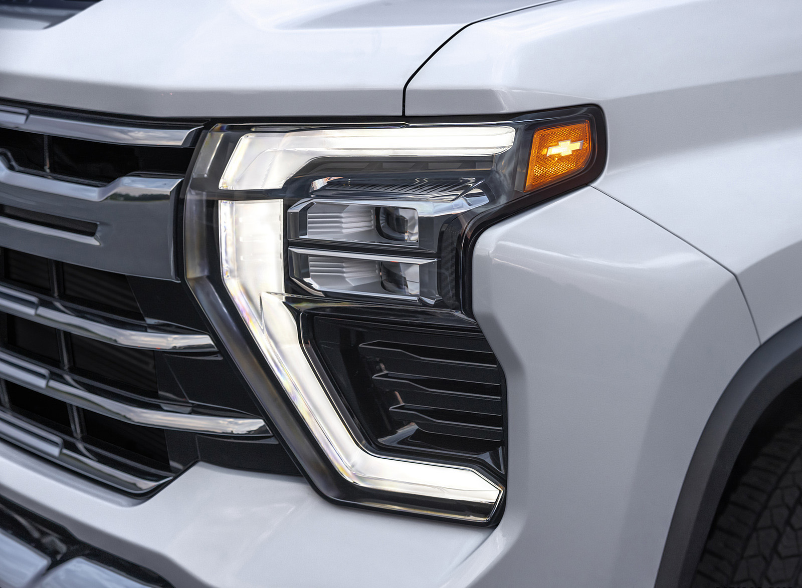 2024 Chevrolet Silverado HD 3500HD LTZ Dually Headlight Wallpapers (7)