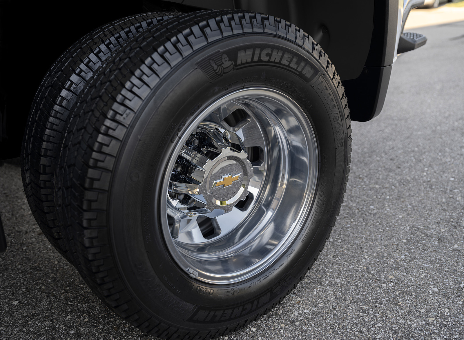 2024 Chevrolet Silverado HD 3500HD LTZ Dually Wheel Wallpapers  #9 of 18