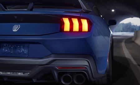 2024 Ford Mustang Dark Horse Tail Light Wallpapers 450x275 (15)