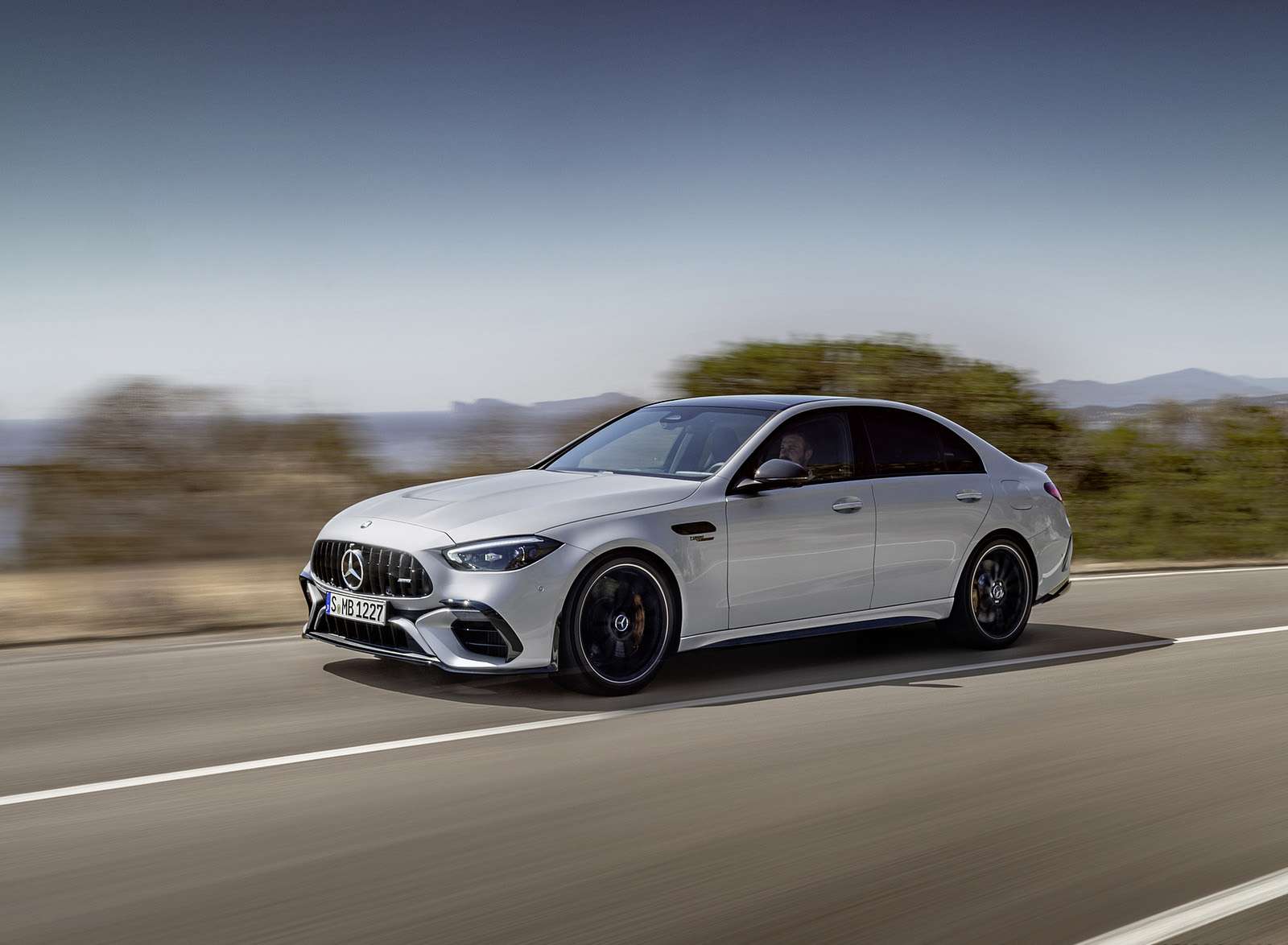 2023 Mercedes-AMG C 63 S E Performance Sedan (Color: High Tech Silver) Front Three-Quarter Wallpapers (2)