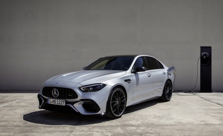 2023 Mercedes-AMG C 63 S E Performance Sedan (Color: High Tech Silver) Front Three-Quarter Wallpapers 450x275 (17)