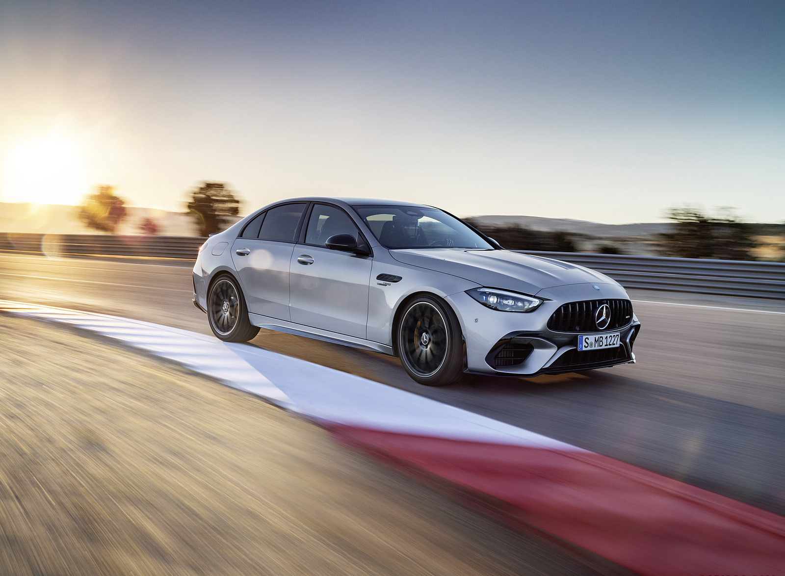 2023 Mercedes-AMG C 63 S E Performance Sedan (Color: High Tech Silver) Front Three-Quarter Wallpapers (7)