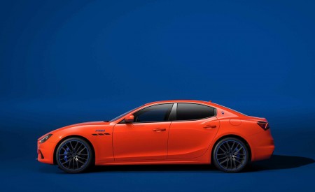 2022 Maserati Ghibli F Tributo Special Edition Side Wallpapers 450x275 (3)