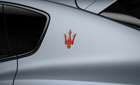 2022 Maserati Levante F Tributo Special Edition Badge Wallpapers 450x275 (14)