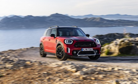 2022 Mini Cooper SD Countryman ALL4 Front Three-Quarter Wallpapers 450x275 (9)