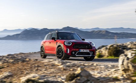 2022 Mini Cooper SD Countryman ALL4 Front Three-Quarter Wallpapers 450x275 (10)