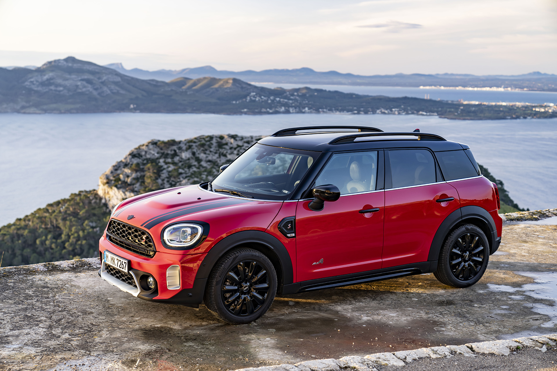 2022 Mini Cooper SD Countryman ALL4 Front Three-Quarter Wallpapers #26 of 42