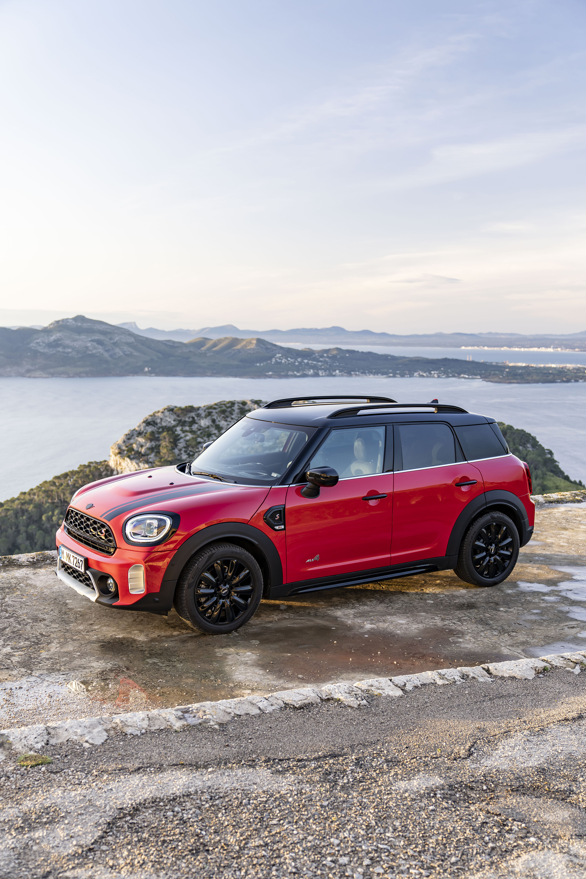 2022 Mini Cooper SD Countryman ALL4 Front Three-Quarter Wallpapers #27 of 42