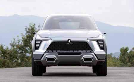 2022 Mitsubishi XFC Concept Front Wallpapers 450x275 (2)