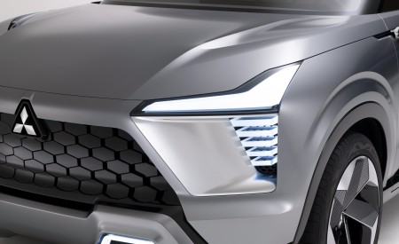 2022 Mitsubishi XFC Concept Headlight Wallpapers 450x275 (22)