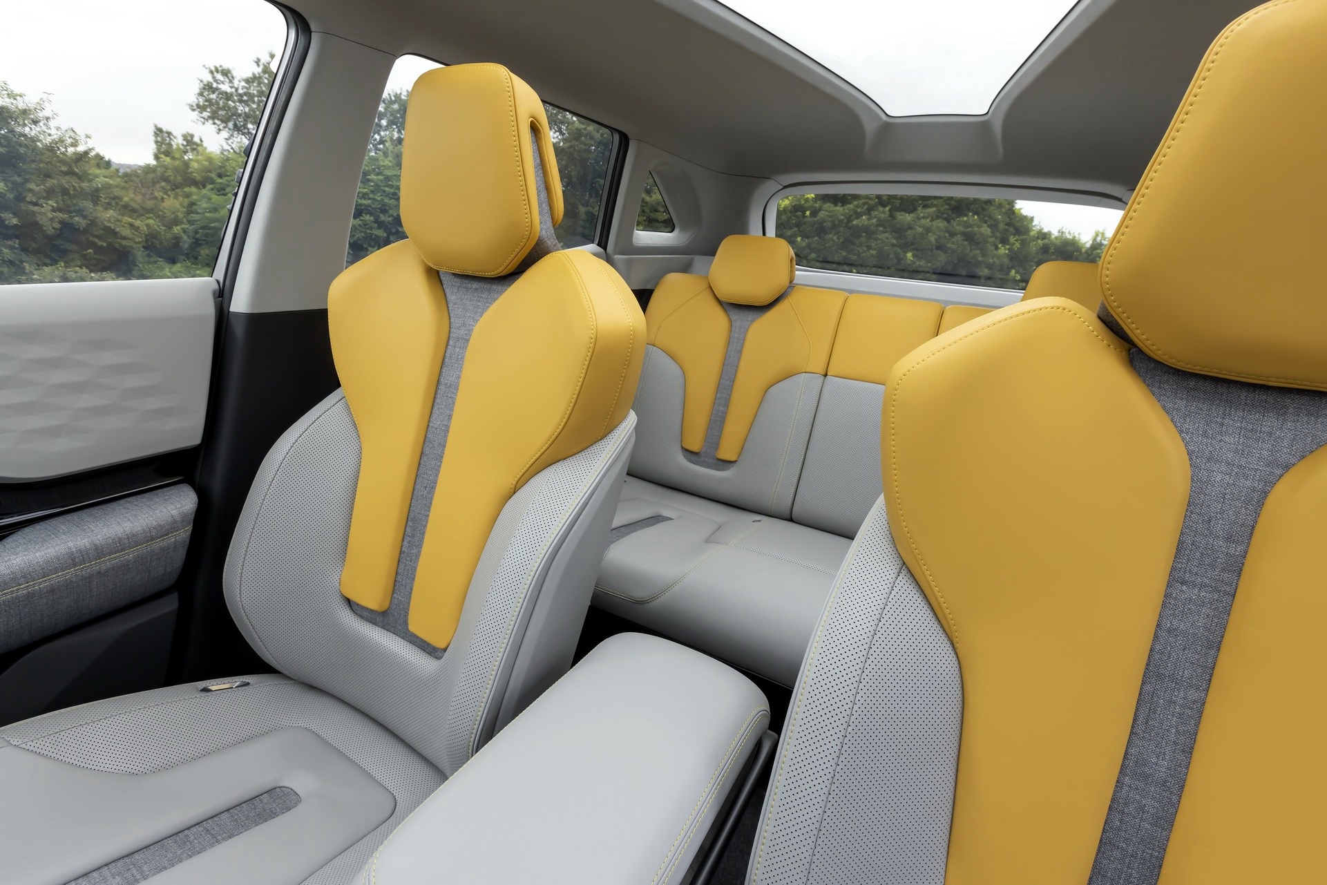 2022 Mitsubishi XFC Concept Interior Seats Wallpapers #50 of 56