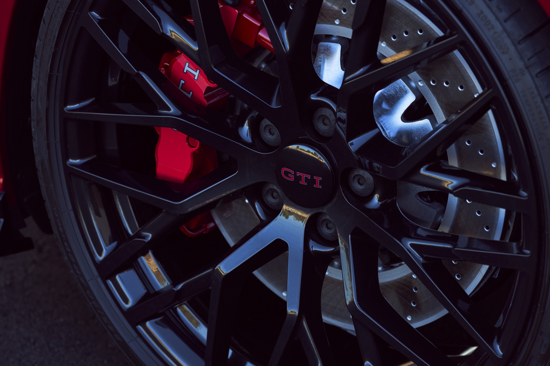 2022 Volkswagen Golf GTI Accessories Concept Wheel Wallpapers (5)