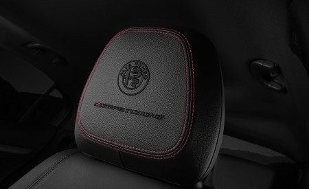 2023 Alfa Romeo Giulia Interior Seats Wallpapers 450x275 (30)