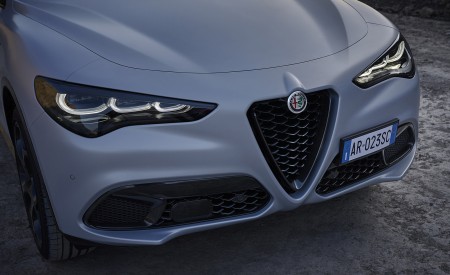 2023 Alfa Romeo Stelvio Front Wallpapers 450x275 (9)