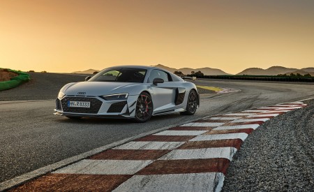 2023 Audi R8 Coupe V10 GT RWD (Color: Suzuka Grey) Front Three-Quarter Wallpapers 450x275 (93)
