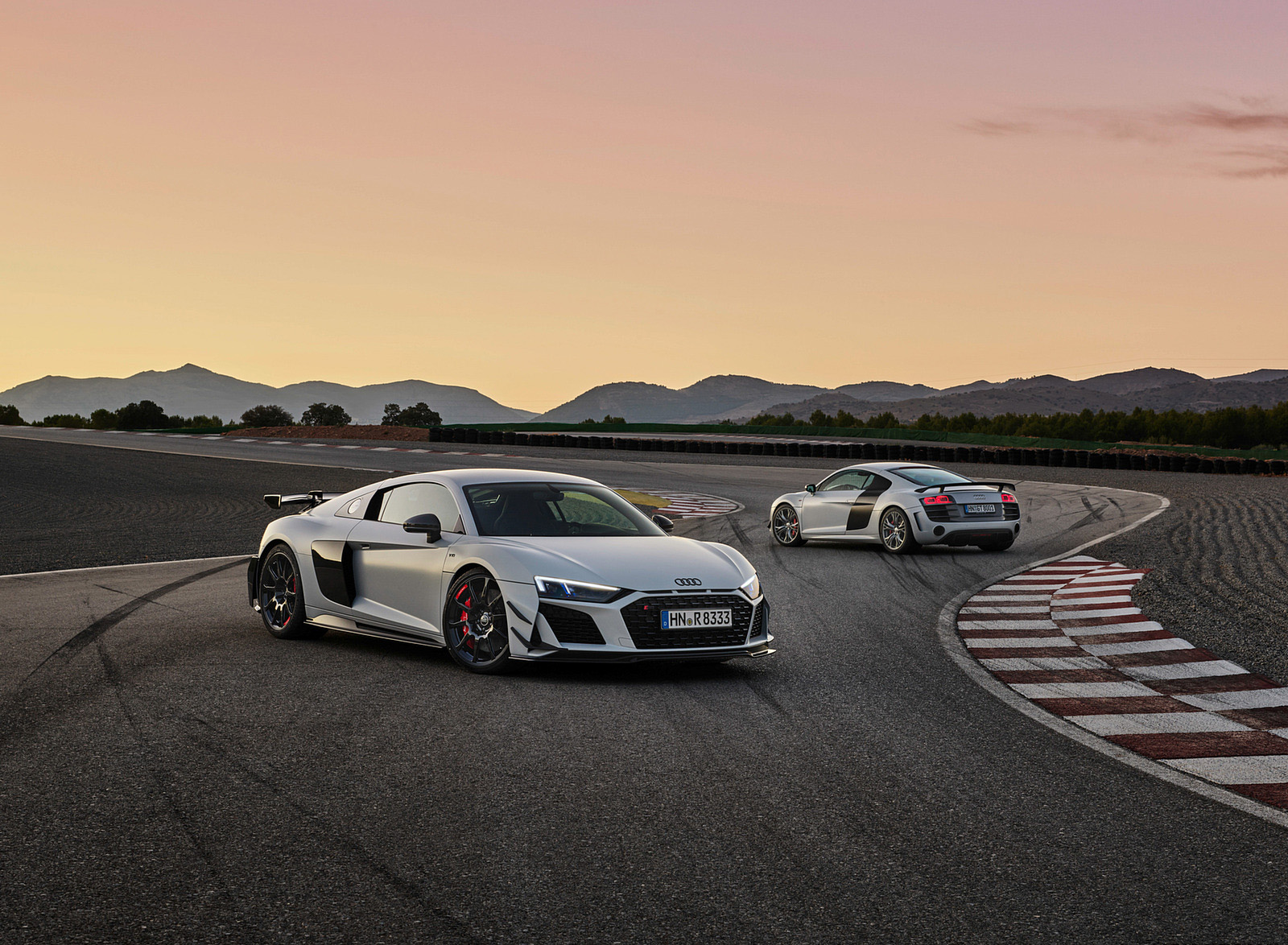 2023 Audi R8 Coupe V10 GT RWD (Color: Suzuka Grey) Front Three-Quarter Wallpapers #69 of 131