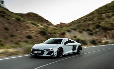 2023 Audi R8 Coupe V10 GT RWD (Color: Suzuka Grey) Front Three-Quarter Wallpapers 450x275 (17)