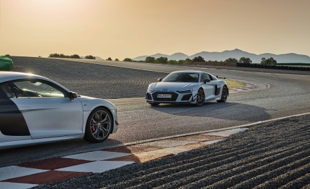 2023 Audi R8 Coupe V10 GT RWD (Color: Suzuka Grey) Front Three-Quarter Wallpapers 450x275 (75)