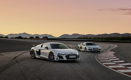 2023 Audi R8 Coupe V10 GT RWD (Color: Suzuka Grey) Front Three-Quarter Wallpapers 450x275 (70)