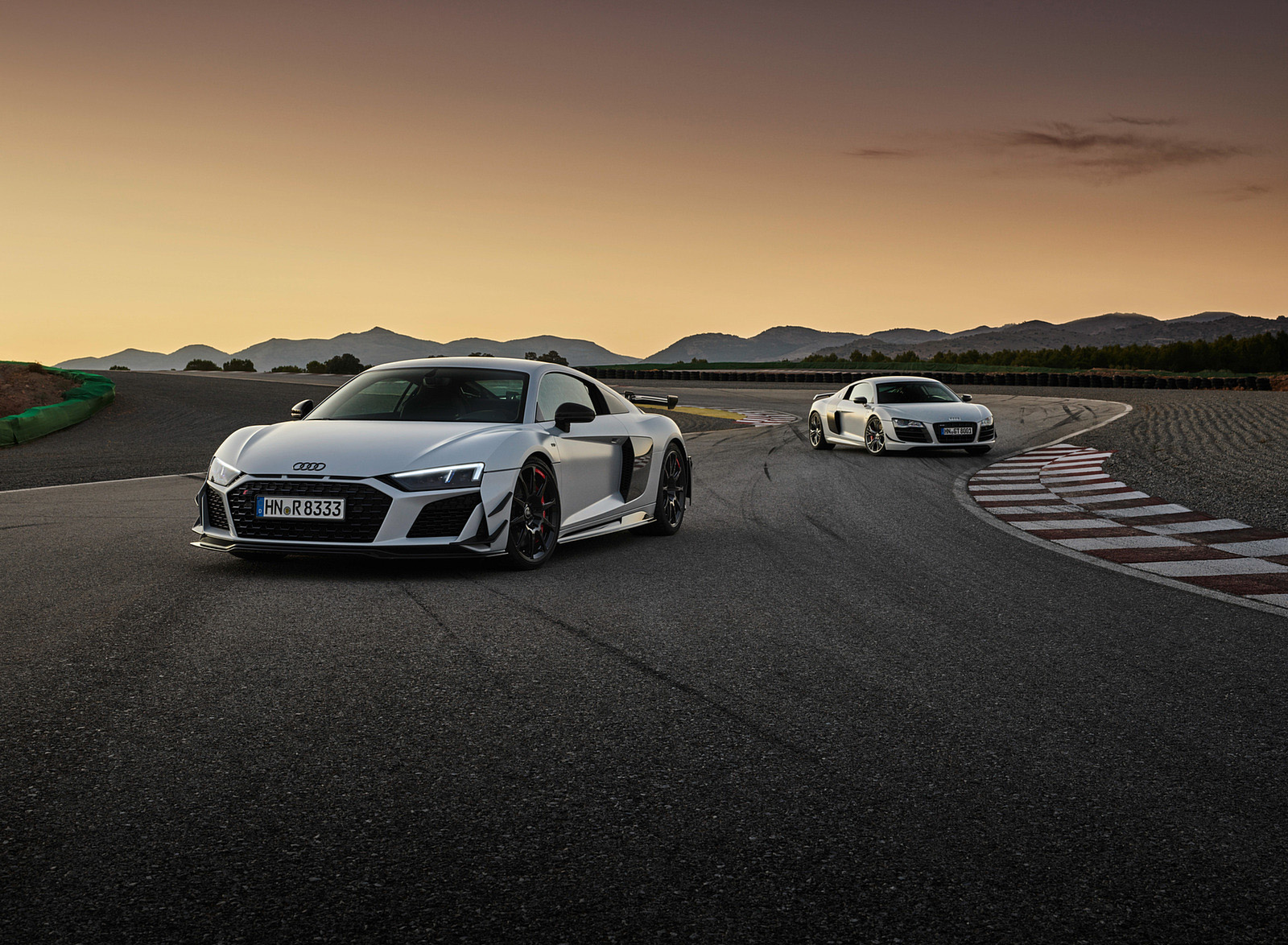 2023 Audi R8 Coupe V10 GT RWD (Color: Suzuka Grey) Front Three-Quarter Wallpapers #71 of 131