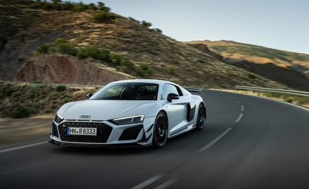 2023 Audi R8 Coupe V10 GT RWD (Color: Suzuka Grey) Front Three-Quarter Wallpapers 450x275 (19)