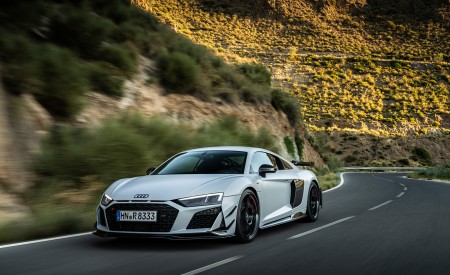 2023 Audi R8 Coupe V10 GT RWD (Color: Suzuka Grey) Front Three-Quarter Wallpapers 450x275 (20)