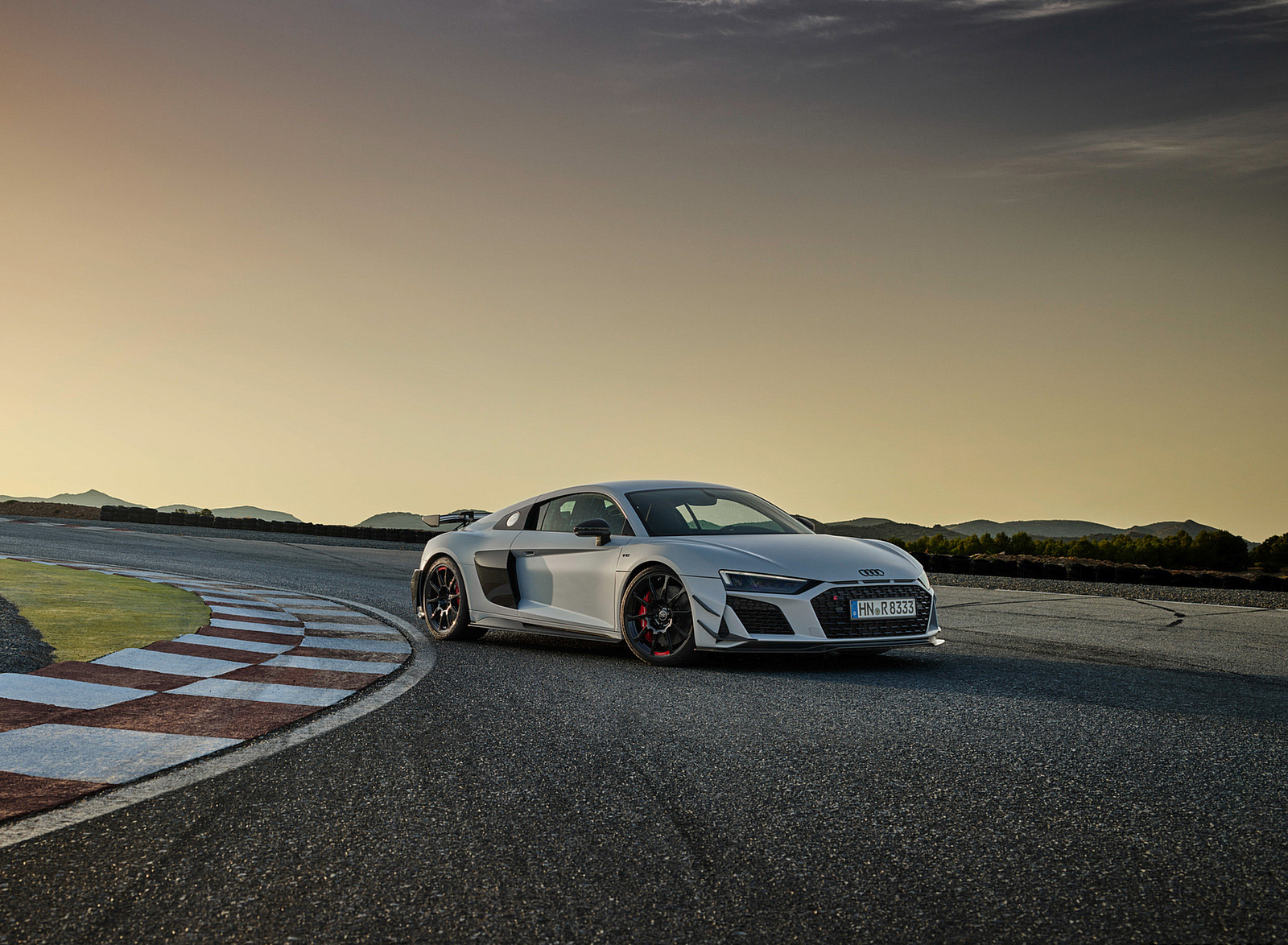 2023 Audi R8 Coupe V10 GT RWD (Color: Suzuka Grey) Front Three-Quarter Wallpapers #91 of 131