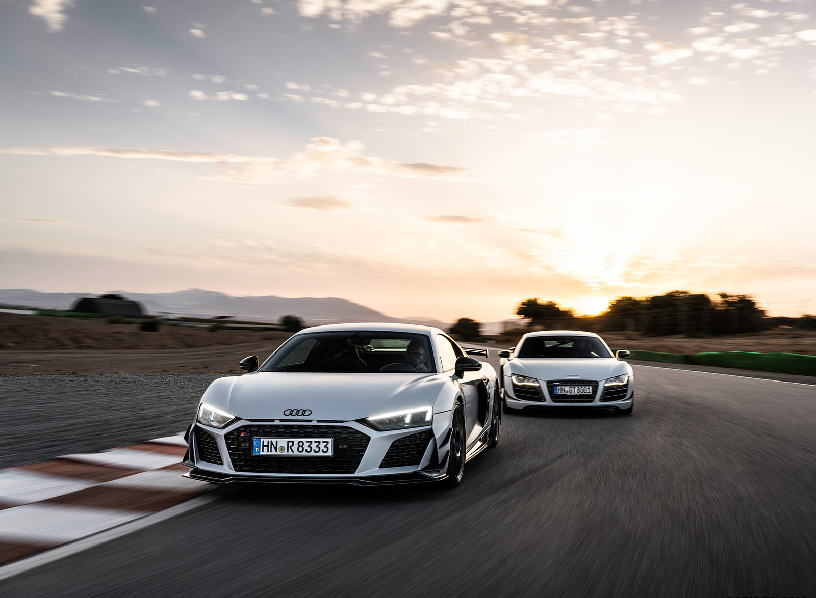 2023 Audi R8 Coupe V10 GT RWD (Color: Suzuka Grey) Front Wallpapers #37 of 131