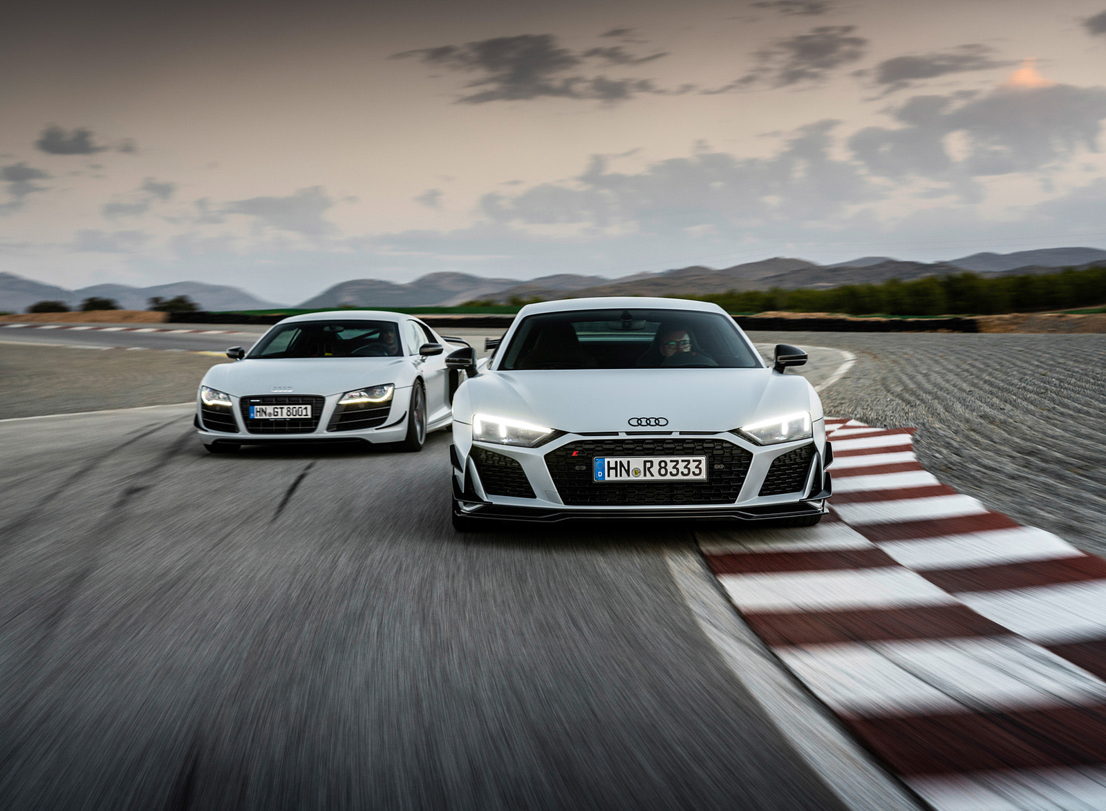 2023 Audi R8 Coupe V10 GT RWD (Color: Suzuka Grey) Front Wallpapers #45 of 131