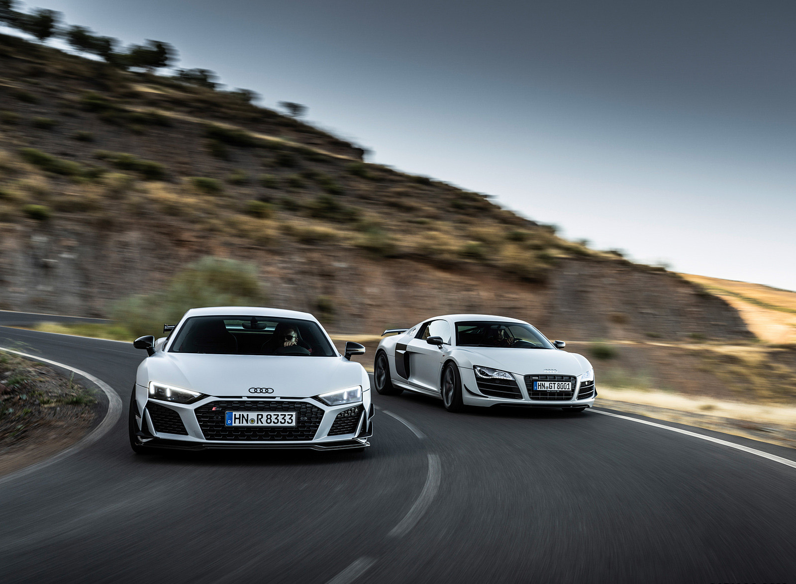 2023 Audi R8 Coupe V10 GT RWD (Color: Suzuka Grey) Front Wallpapers #40 of 131