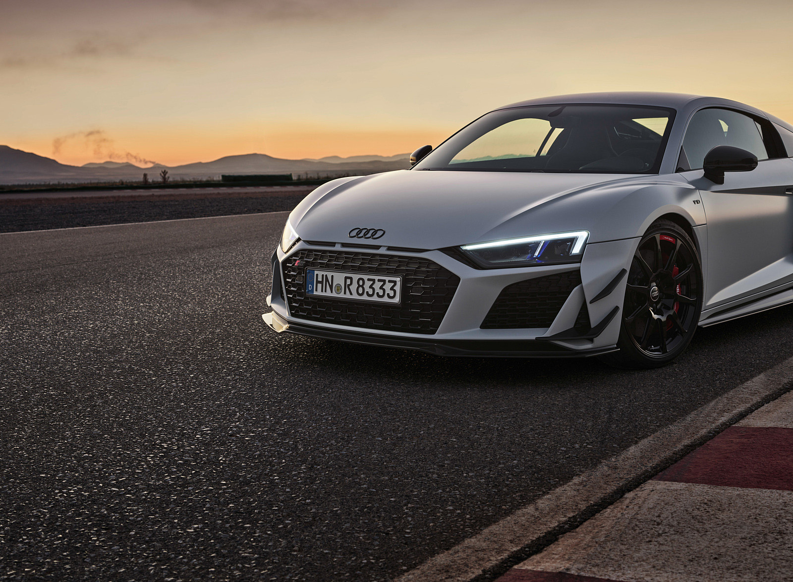 2023 Audi R8 Coupe V10 GT RWD (Color: Suzuka Grey) Front Wallpapers #104 of 131