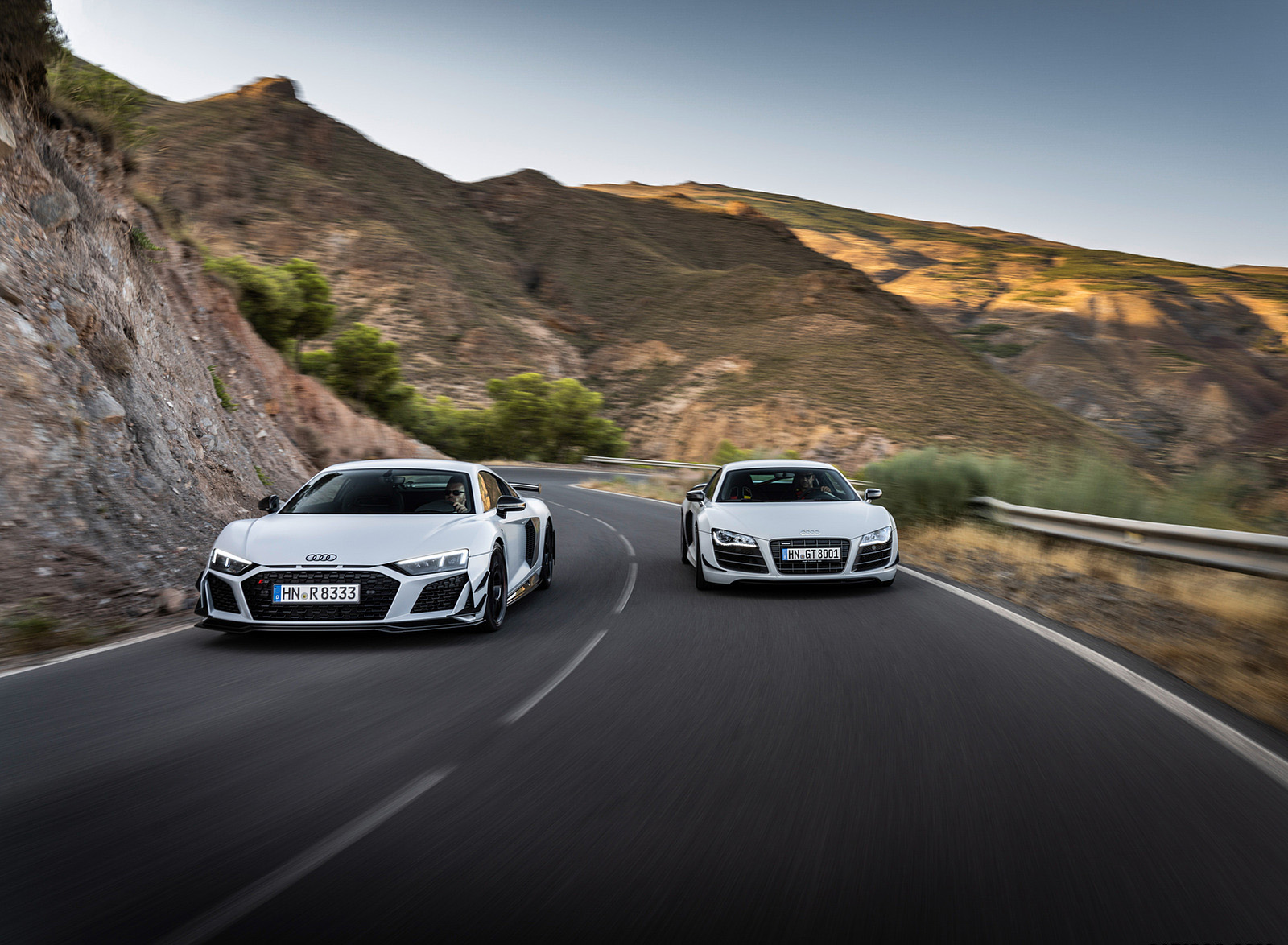 2023 Audi R8 Coupe V10 GT RWD (Color: Suzuka Grey) Front Wallpapers #34 of 131