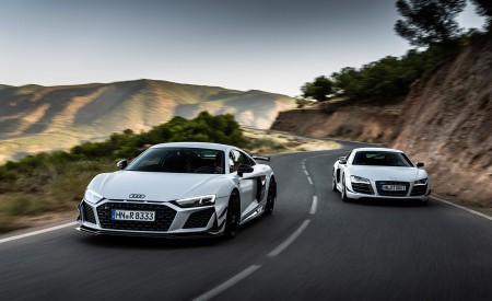 2023 Audi R8 Coupe V10 GT RWD (Color: Suzuka Grey) Front Wallpapers 450x275 (27)