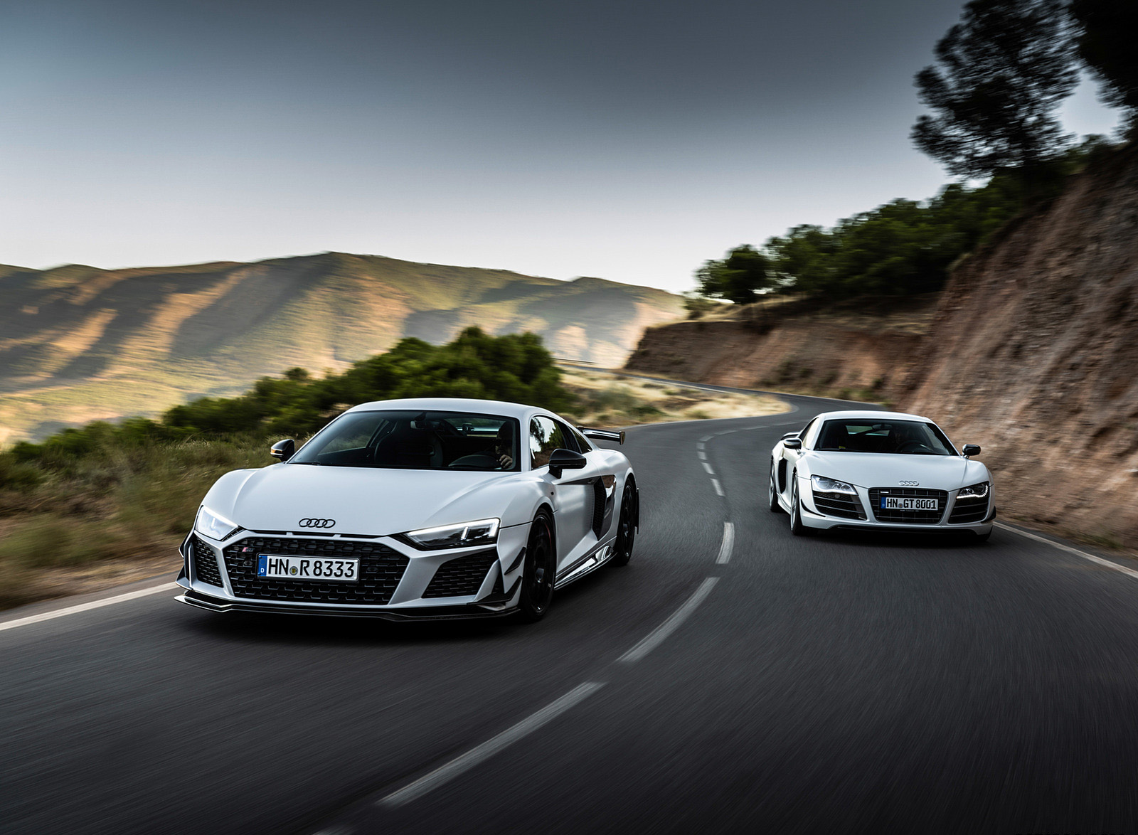 2023 Audi R8 Coupe V10 GT RWD (Color: Suzuka Grey) Front Wallpapers #27 of 131