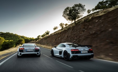 2023 Audi R8 Coupe V10 GT RWD (Color: Suzuka Grey) Rear Three-Quarter Wallpapers 450x275 (41)