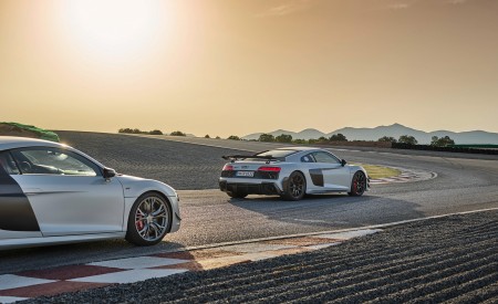 2023 Audi R8 Coupe V10 GT RWD (Color: Suzuka Grey) Rear Three-Quarter Wallpapers 450x275 (77)