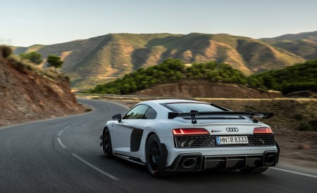 2023 Audi R8 Coupe V10 GT RWD (Color: Suzuka Grey) Rear Three-Quarter Wallpapers 450x275 (26)