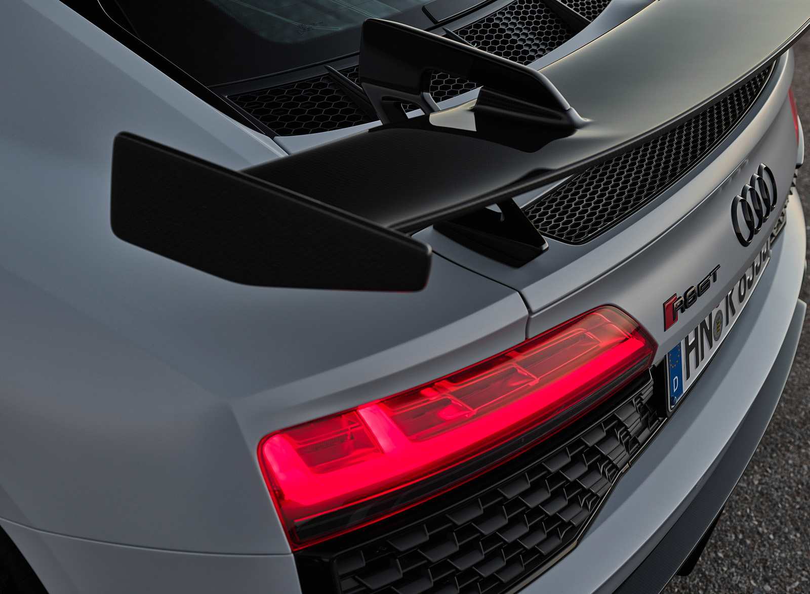 2023 Audi R8 Coupe V10 GT RWD (Color: Suzuka Grey) Spoiler Wallpapers #110 of 131