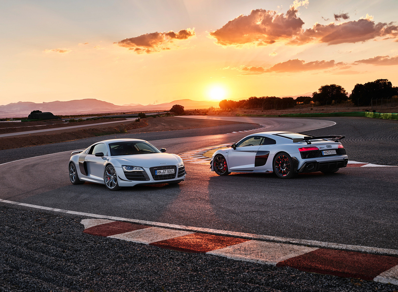 2023 Audi R8 Coupe V10 GT RWD (Color: Suzuka Grey) Wallpapers #82 of 131