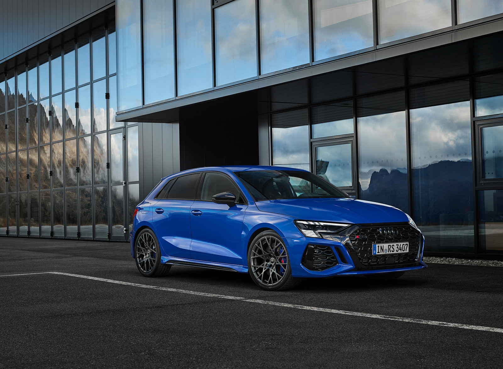 2023 Audi RS 3 Sportback Performance Edition (Color: Nogaro Blue Pearl Effect) Front Three-Quarter Wallpapers #71 of 124