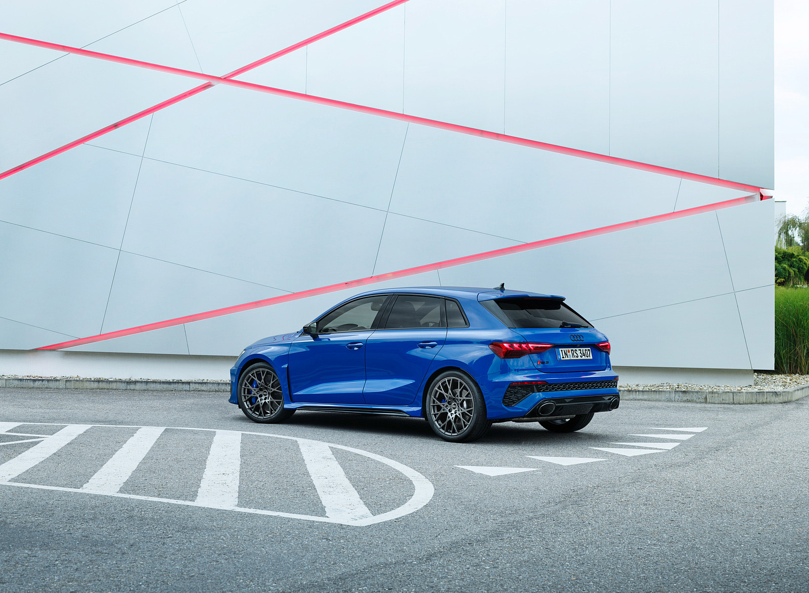 2023 Audi RS 3 Sportback Performance Edition (Color: Nogaro Blue Pearl Effect) Rear Three-Quarter Wallpapers #84 of 124