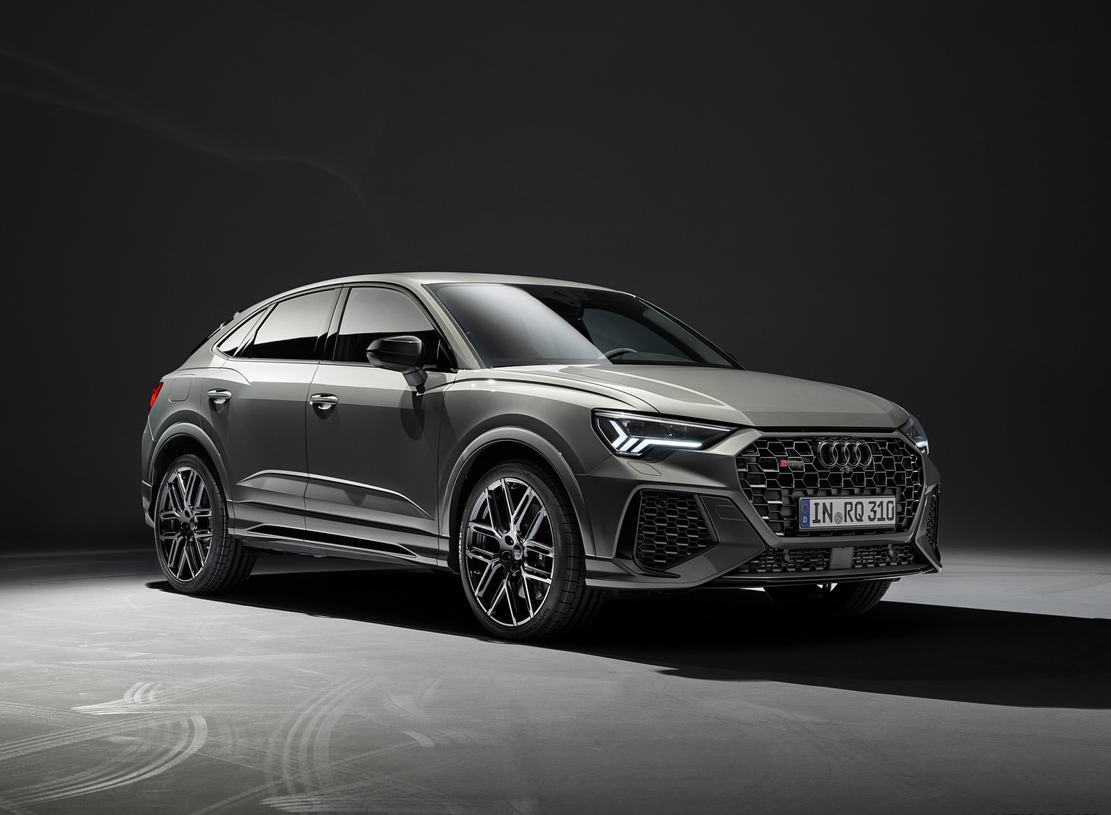 2023 Audi RS Q3 Sportback 10 Years Edition (Color: Chronos Grey Matallic) Front Three-Quarter Wallpapers #51 of 72