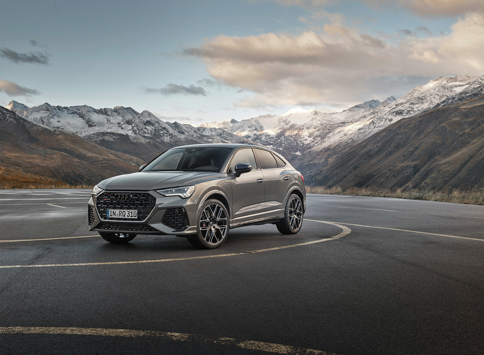 2023 Audi RS Q3 Sportback 10 Years Edition (Color: Chronos Grey Matallic) Front Three-Quarter Wallpapers #30 of 72