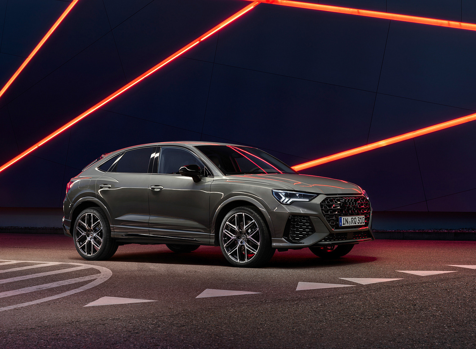 2023 Audi RS Q3 Sportback 10 Years Edition (Color: Chronos Grey Matallic) Front Three-Quarter Wallpapers #49 of 72